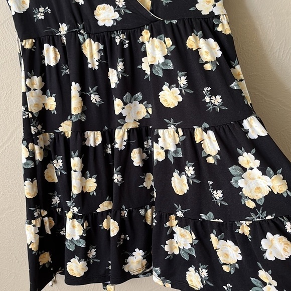 Hollister Dress Three Tiered Wrap on the top mini size XS - Picture 4 of 14